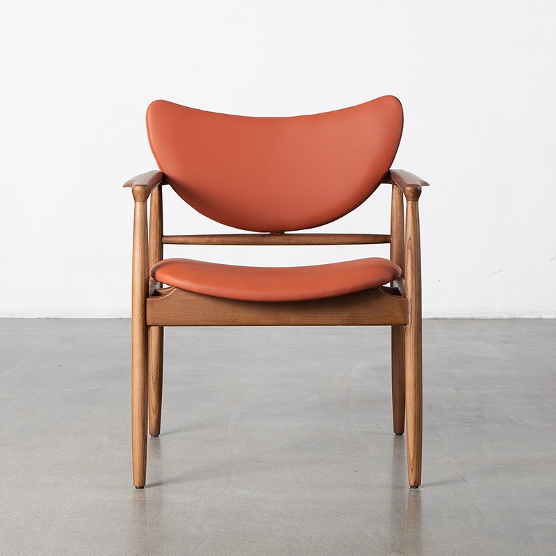 डाइनिंग कुर्सियाँ चुनते समय किन कारकों पर विचार किया जाना चाहिए?